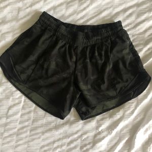 Green camo lululemon shorts tall size 10